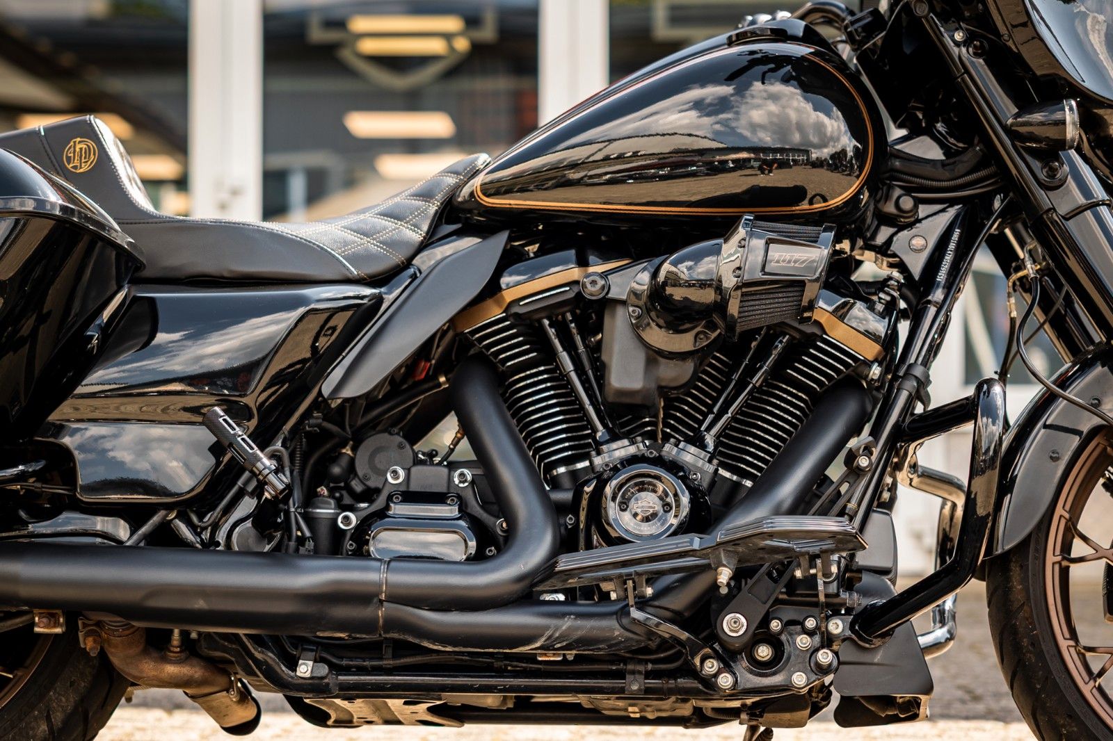 Fahrzeugabbildung Harley-Davidson FLHXST STREET GLIDE ST 117-JEKILL & HYDE- Öhlins