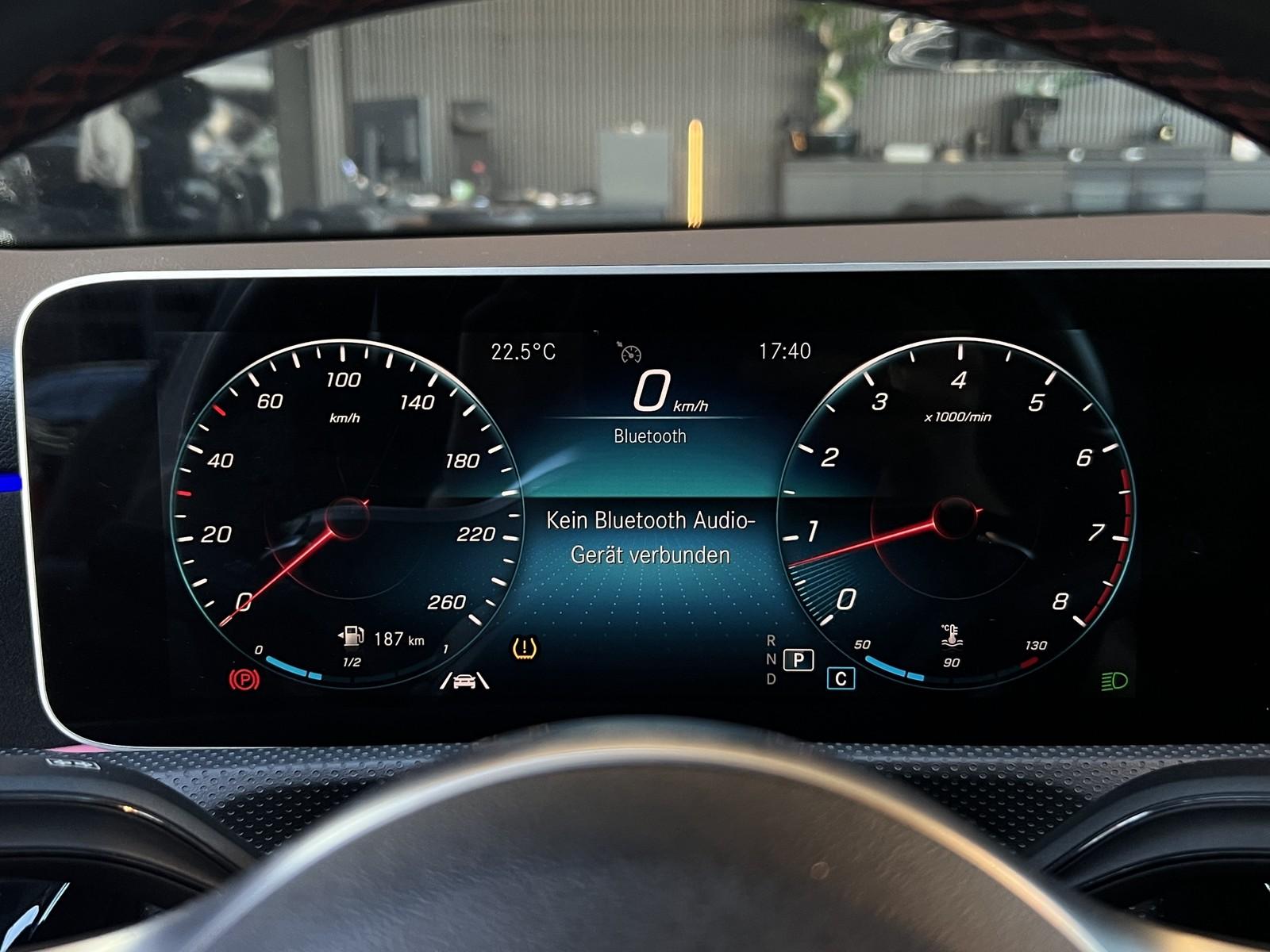 Mercedes-Benz A 250 AMG Line LED / ATTENTION ASSIST / SPURHALT