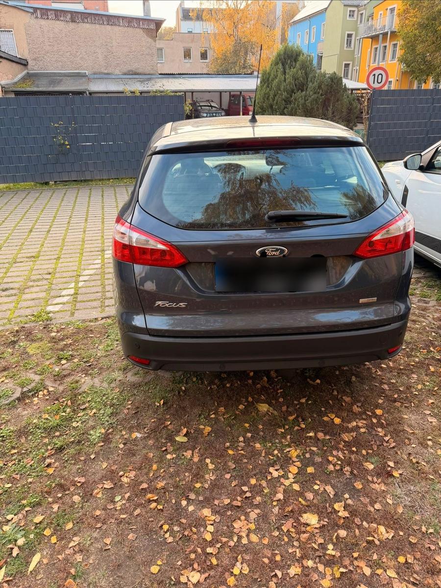 Ford Focus 2013 — interior
