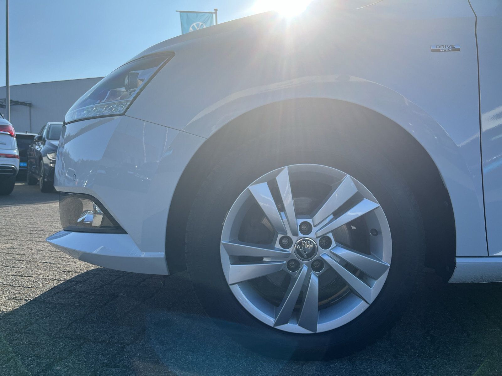 Fahrzeugabbildung SKODA Fabia Combi 1.0 TSI Drive 125 LED PANO KAMERA AC