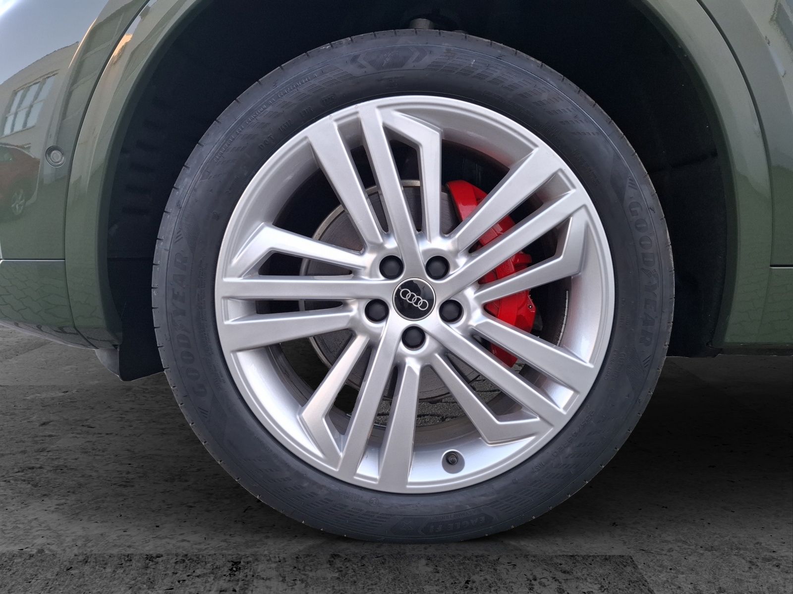 Fahrzeugabbildung Audi Q5 40 TDI S-line quattro S-tronic Matrix AHK Pan