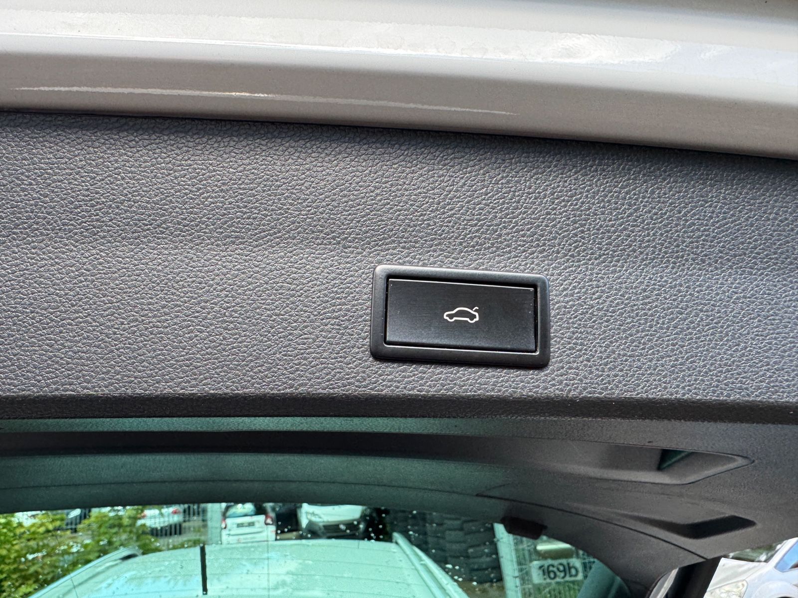 Fahrzeugabbildung SEAT Ateca Xcellence LED+Navi+AHK+Bluetooth