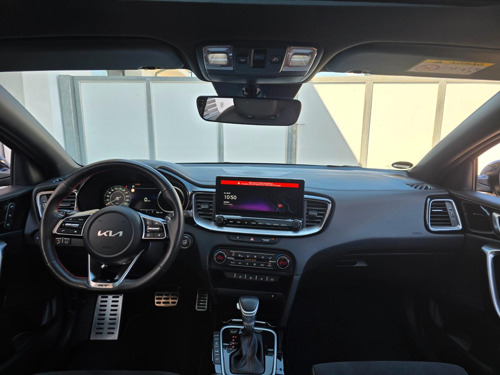 Kia pro cee'd / ProCeed