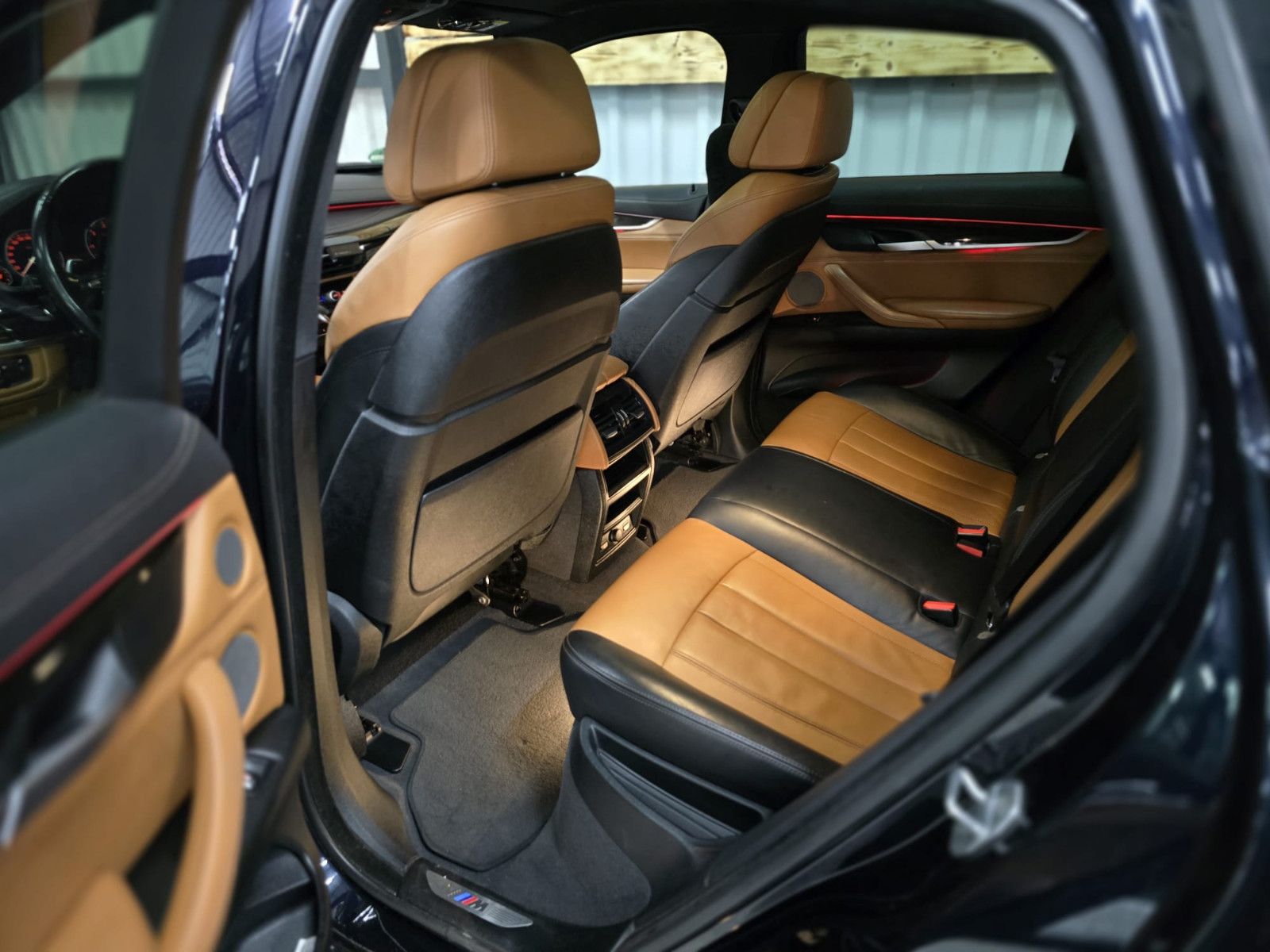 Fahrzeugabbildung BMW X6 xDrive 30d M-Paket/Schiebedach/GARANTIE+TÜV
