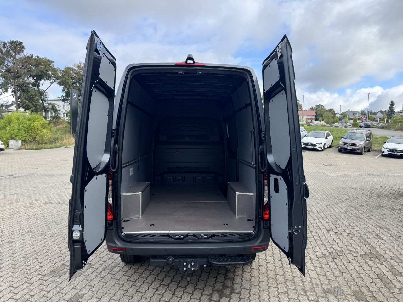 Fahrzeugabbildung Mercedes-Benz Sprinter 319CDI KA 4x4 L2H2 KlimaLED*CAM*AHK2.8T