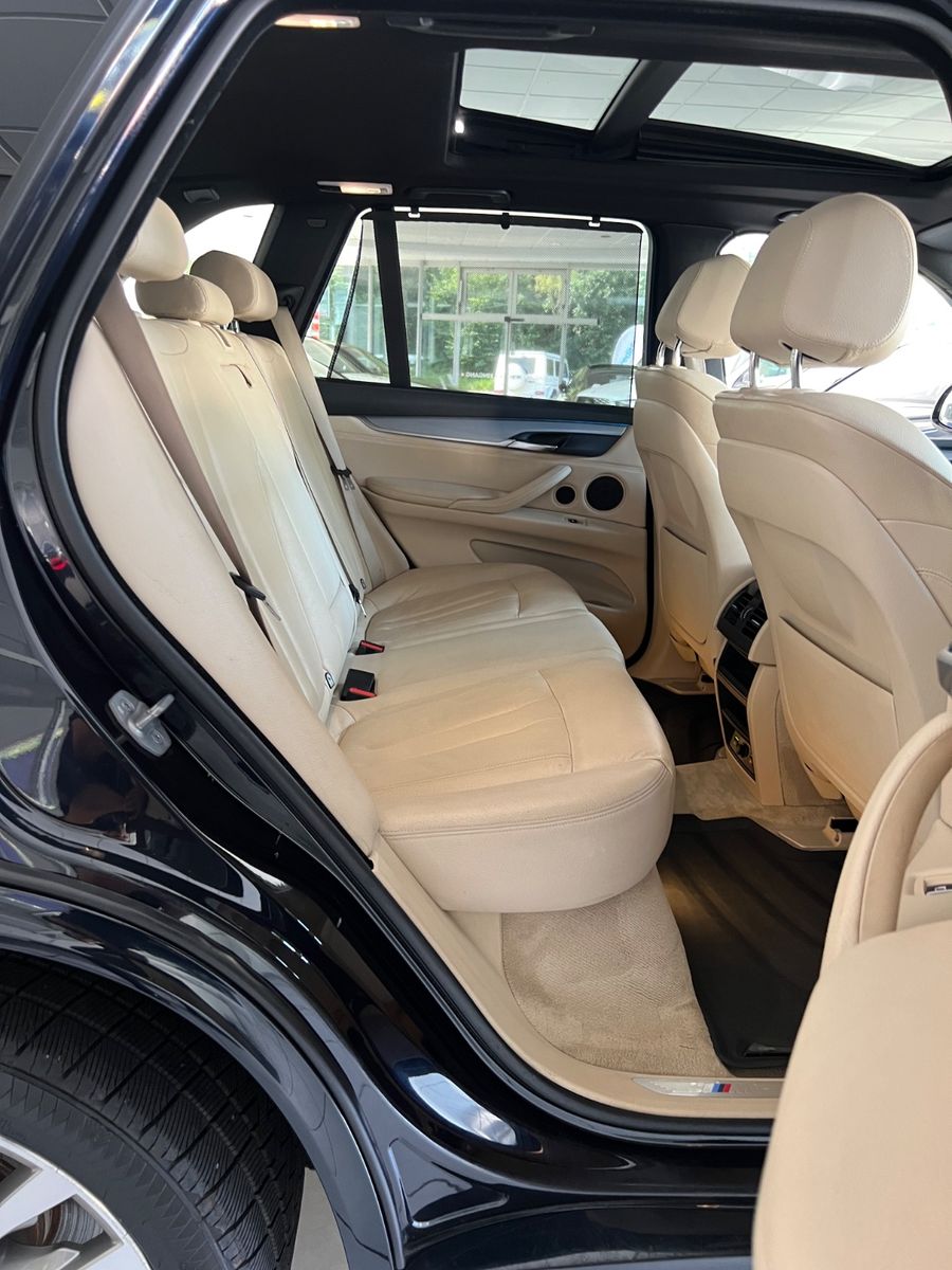 Fahrzeugabbildung BMW X5 xDrive 30 d M Sport Paket *PANO*SOFT-CLOSE*