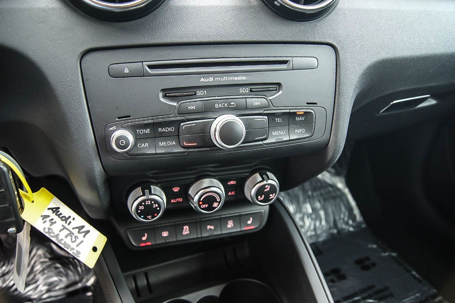 Fahrzeugabbildung Audi A1 Sportback S line Sportpaket NAVIGATION PDC