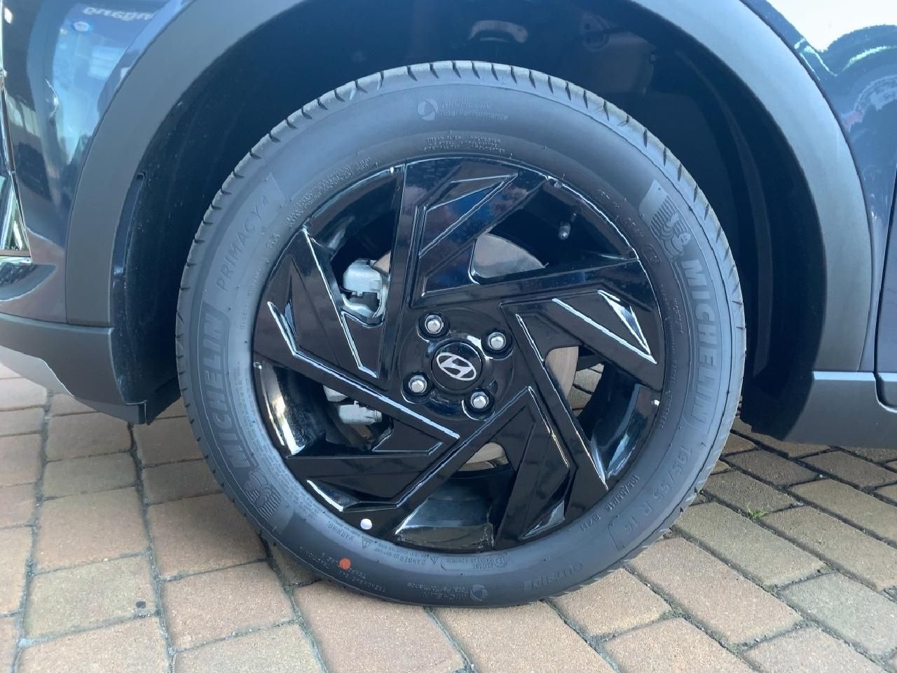 Fahrzeugabbildung Hyundai BAYON Blackline 2WD bis 30.06.!!!