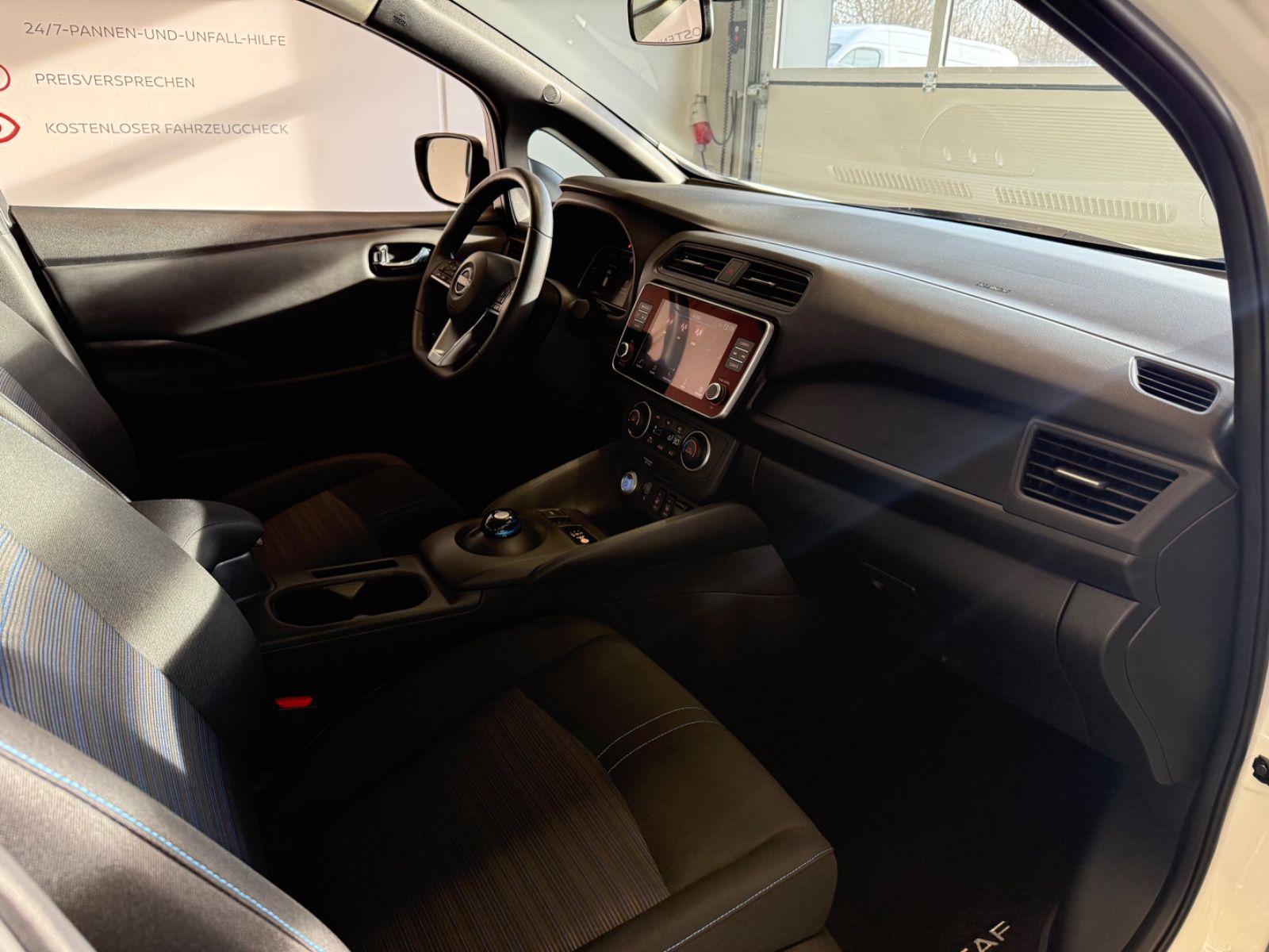 Fahrzeugabbildung Nissan Leaf Acenta, Winterpaket, Rückfahrkamera