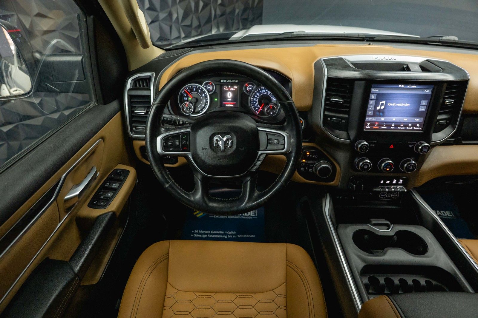 Fahrzeugabbildung Dodge RAM 5.7 V8 HEMI 4x4 OFFROAD LONGBED Night-Paket