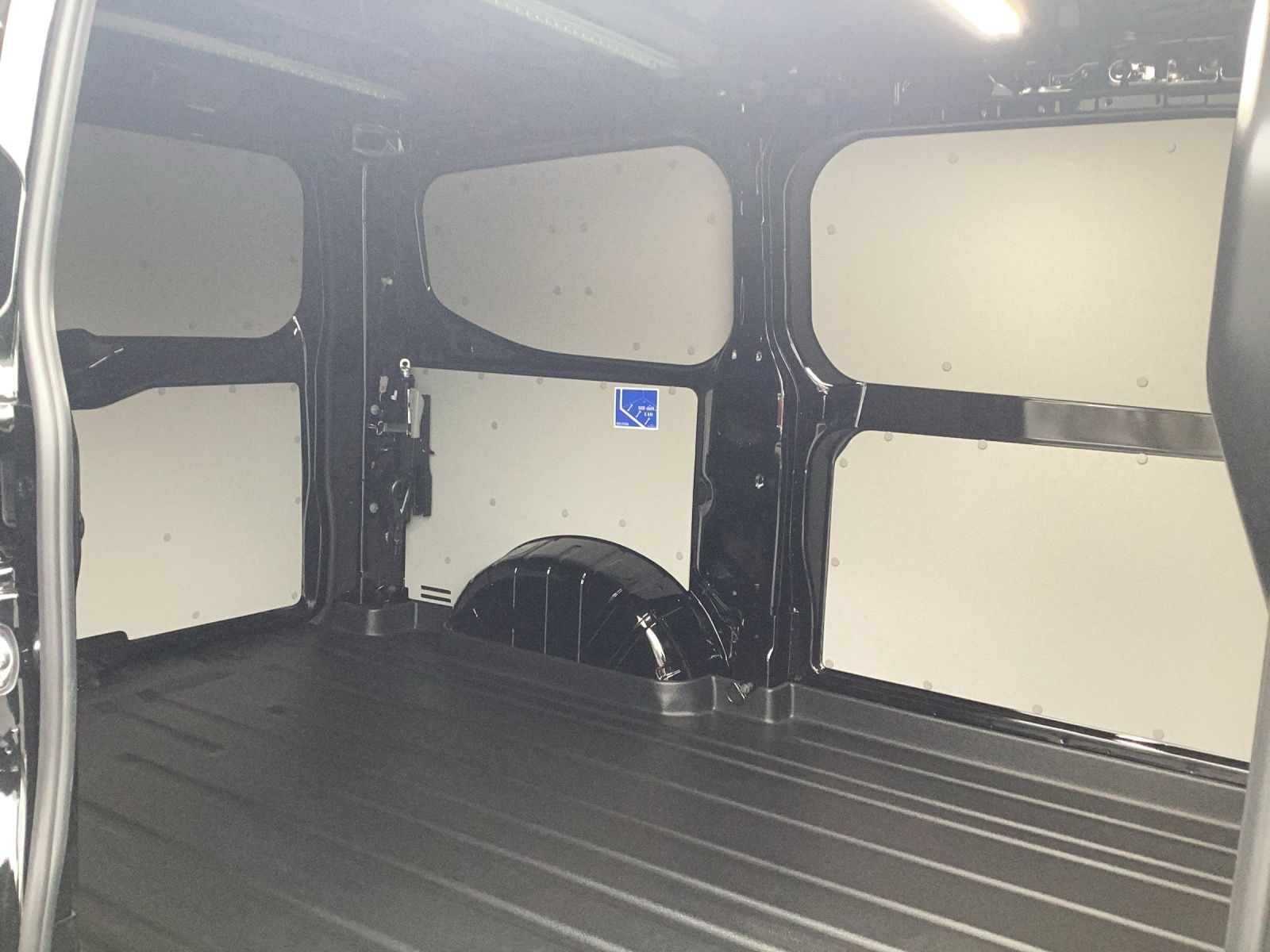 Fahrzeugabbildung Volkswagen T7 Transporter Kasten TDI 81 kW KR PDK LANE ASSI