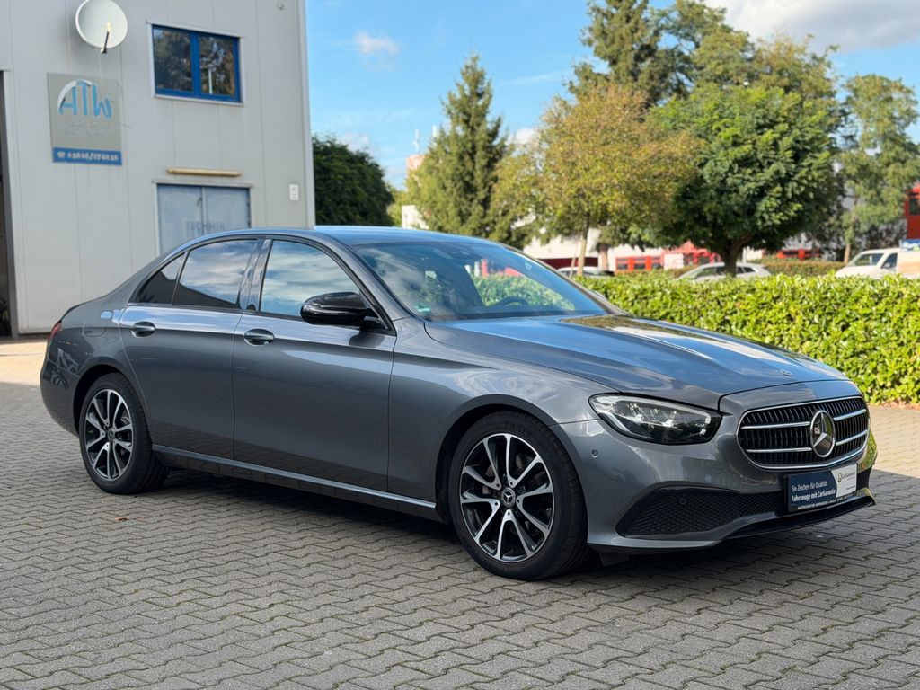 Image of Mercedes-Benz E 220