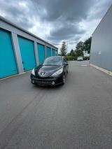 Peugeot 207. wenig Laufleistung - Peugeot 207: Coupe