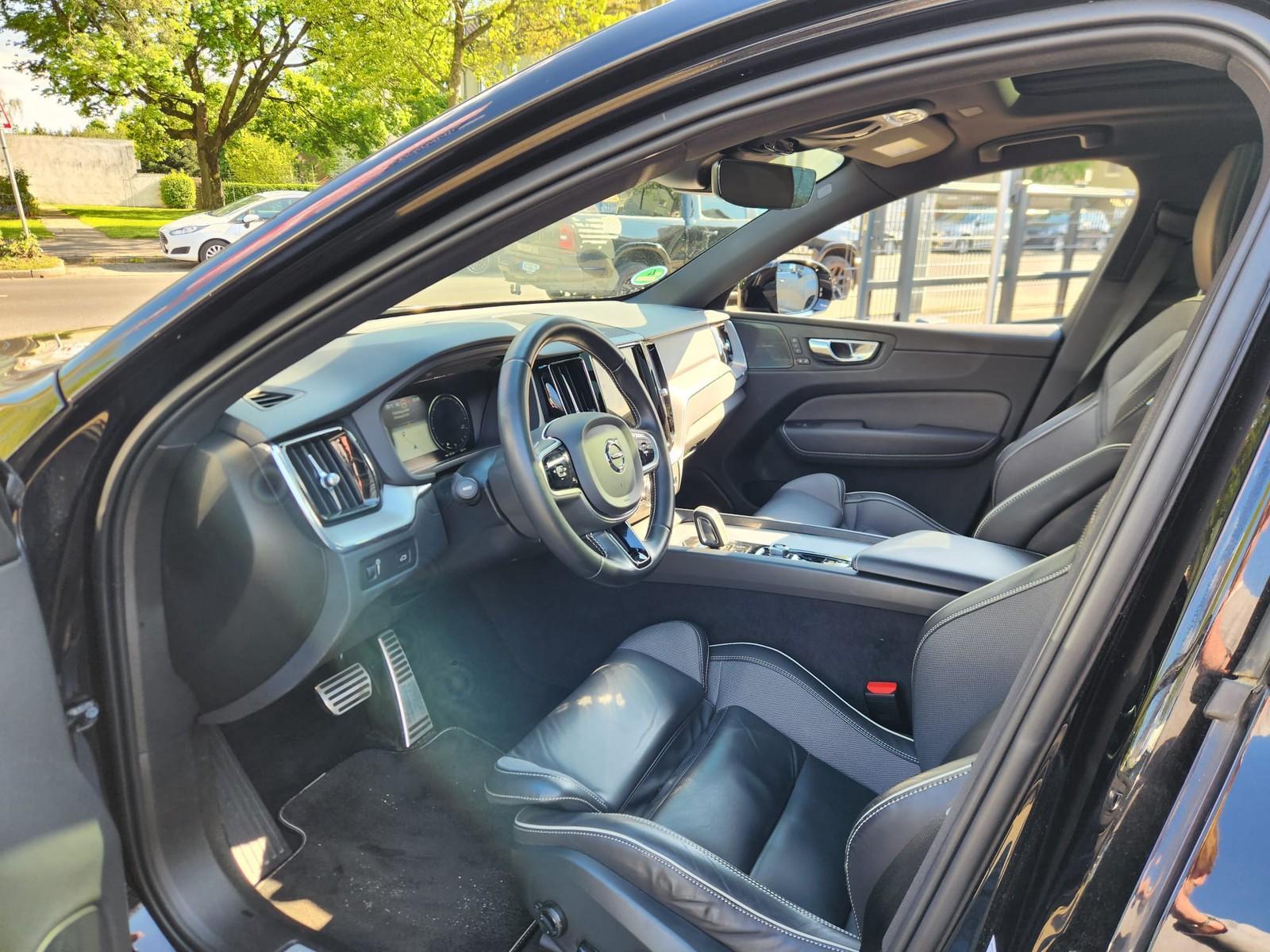 Volvo XC60 R Design AWD Vollausstattung