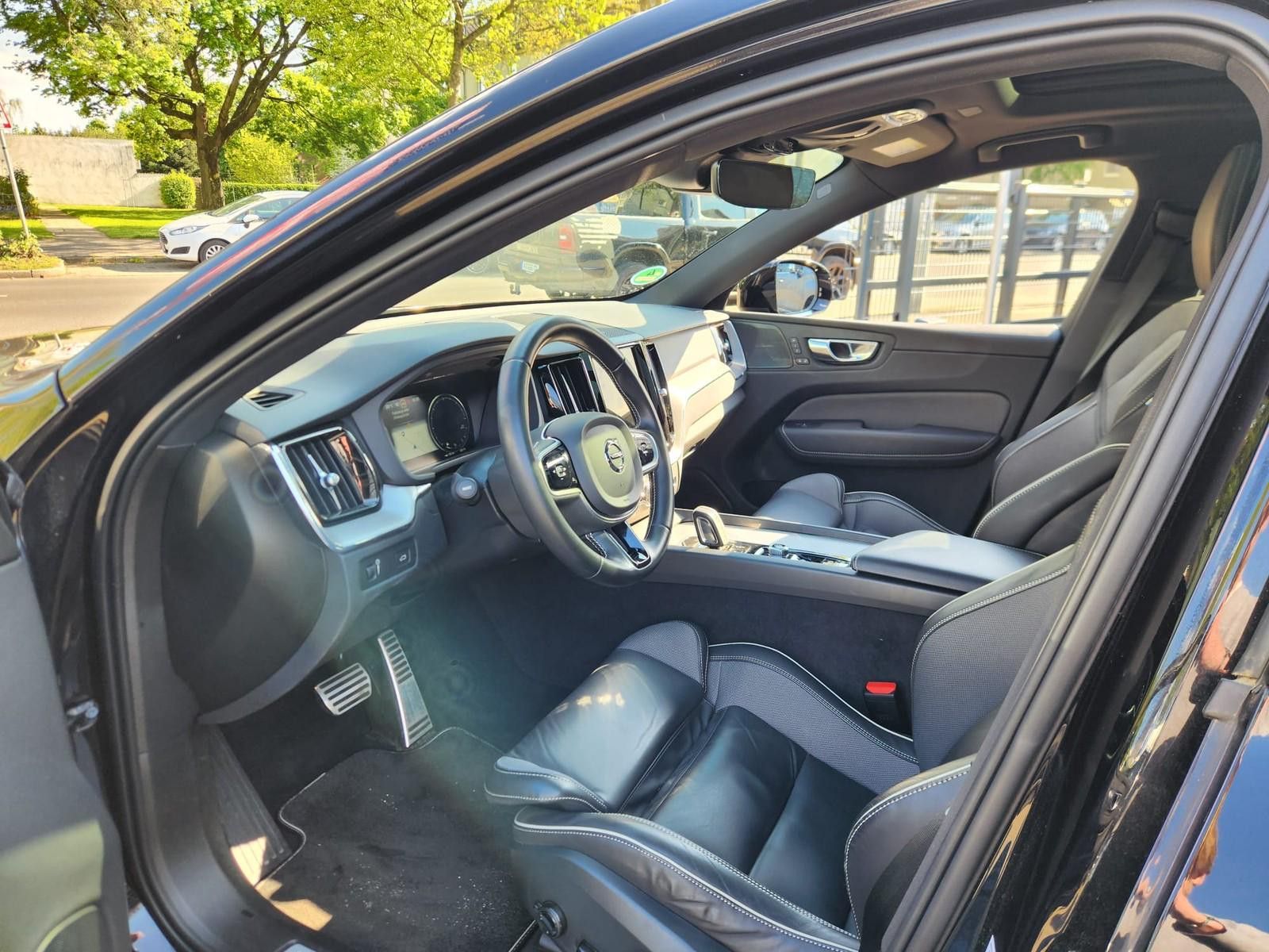 Volvo XC60 R Design AWD Vollausstattung foto 6