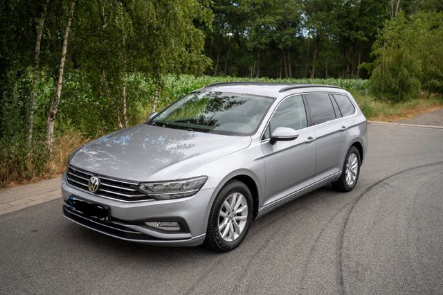 VW Passat Variant 2.0 TDI SCR DSG Business Vari...