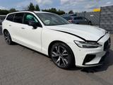 Volvo V60 T6 PHEV AWD RECHERGE 251KW XENIUM PAKET - Volvo V60 Unfallwagen
