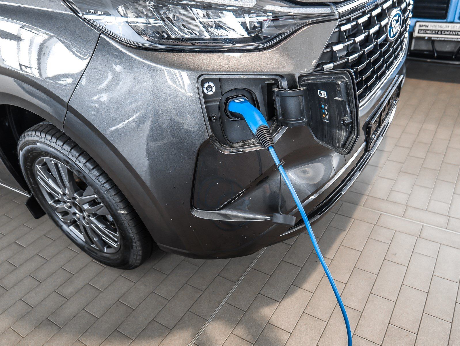 Ford Tourneo Custom 340 PHEV L1H1 VA Titanium Anhängk foto 24