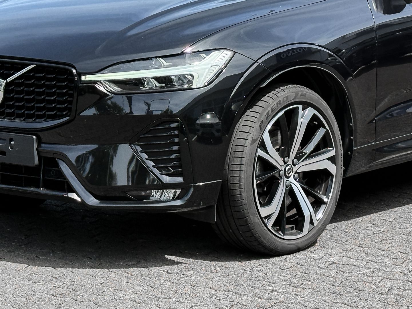Volvo XC60 R Design 2WD B4 Diesel EU6d Navi Digitales  imagem 3