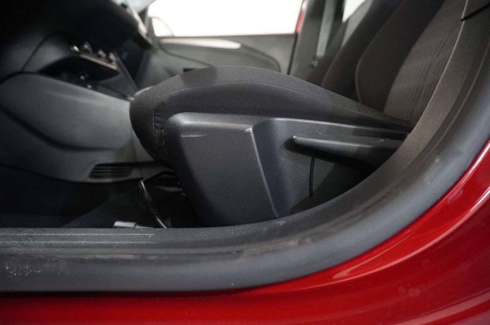 Fahrzeugabbildung Opel Corsa-e F EDITION 3-PHASIG NAVI/KAMERA/SHZ/DAB+