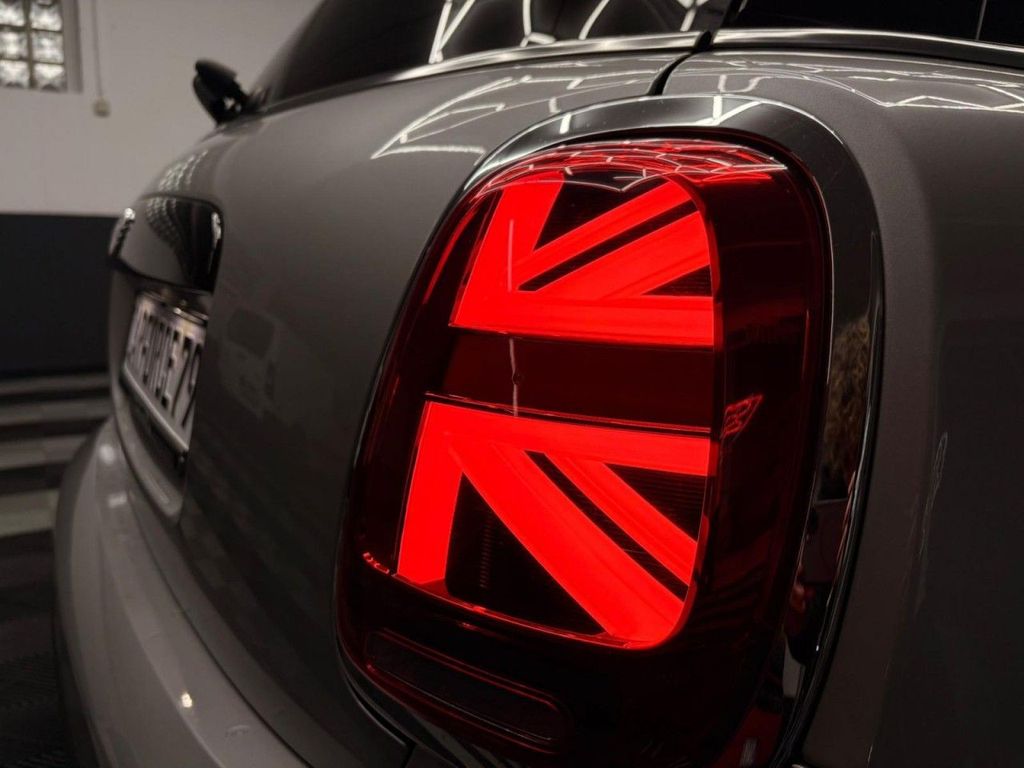 MINI Cooper AUTOMATIK SITZ-/STANDHZG DAB KLIMAAUTO MINI Cooper AUTOMATIK SITZ-/STANDHZG DAB KLIMAAUTO