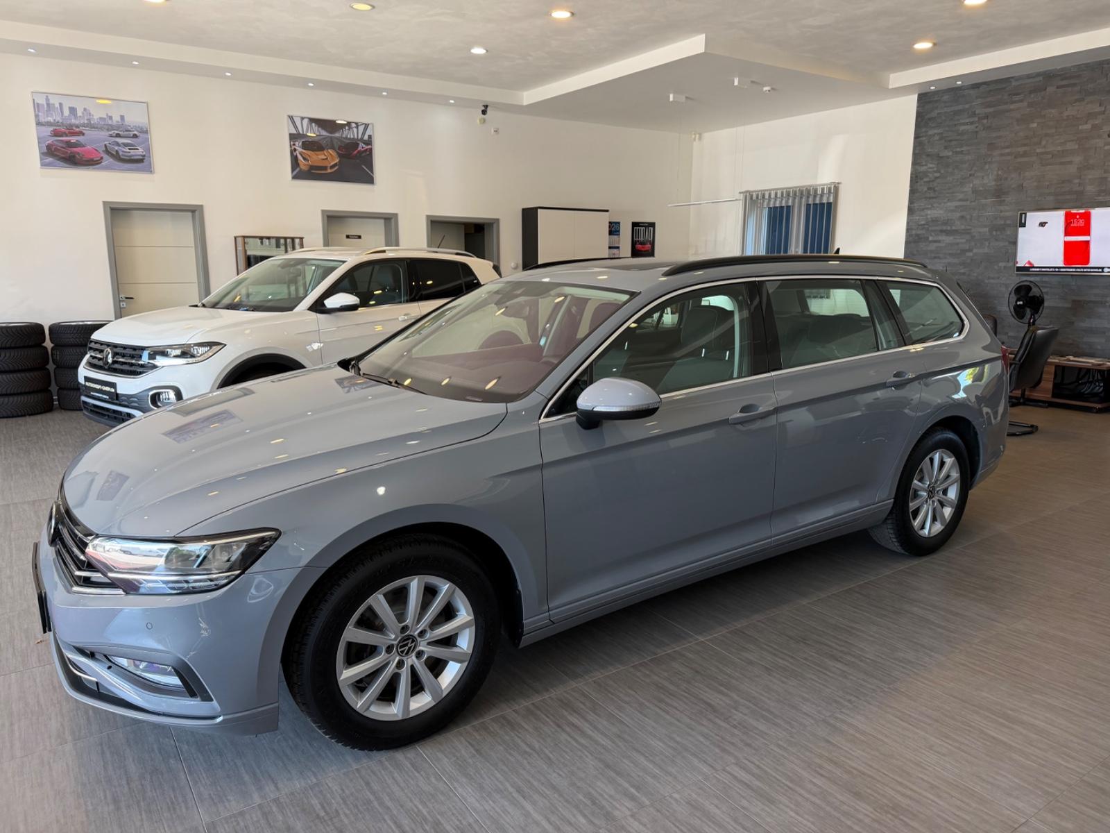 Volkswagen PASSAT 2.0TDI*DSG*NAV*PANO*KAM*DAB*ACC*1-HA