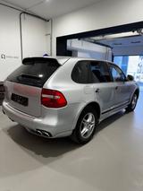 Porsche Cayenne Turbo Turbo - silberne Porsche Cayenne