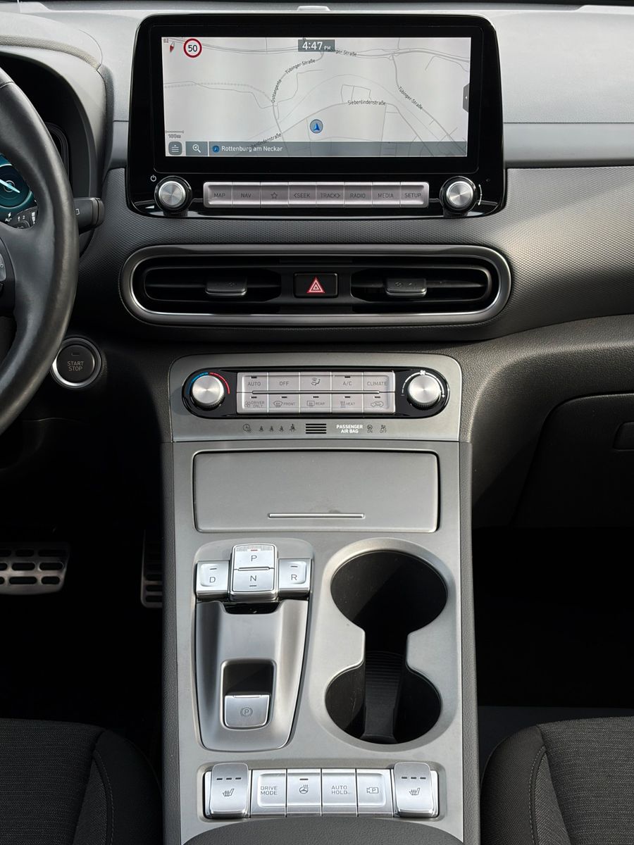 Fahrzeugabbildung Hyundai Kona E Trend 2WD Kamera Schiebedach ACC HuD LHZ