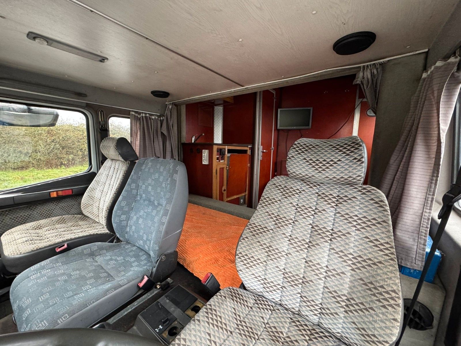 Fahrzeugabbildung Mercedes-Benz 2448 6x2 Pferdetransporter *Wohnmobil*