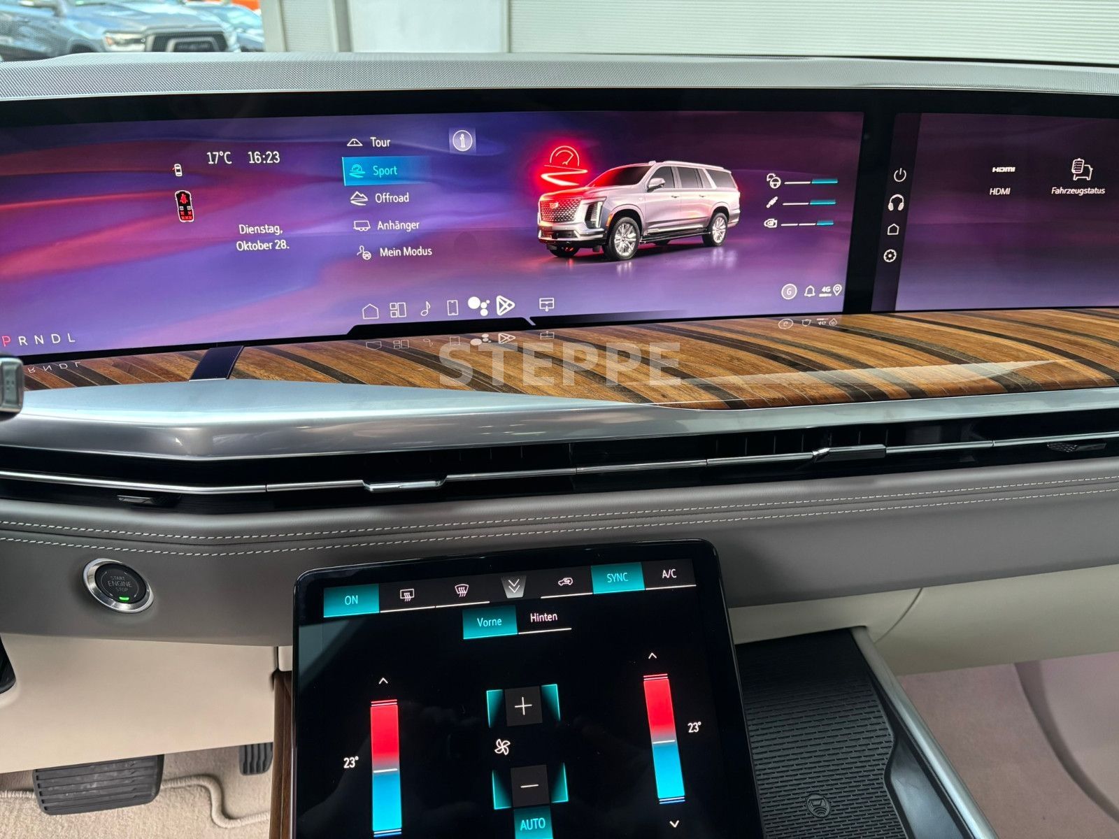 Cadillac Escalade  MY26 6.2 V8 ESV  Platinum Luxury 24"