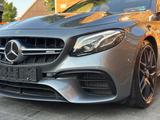 Mercedes-Benz E 63 AMG Deutsches Auto4 Matic+ Pano ACC LED 360 - Mercedes-Benz mit Benzin-Antrieb