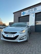 Hyundai i40 *KLIMA*NAVI*PDC*TÜV*INSP* - silberne Hyundai i40