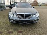 Mercedes-Benz E 500 Navi Leder Panorama BI-Xenon - Mercedes-Benz E 50 mit Benzin-Antrieb