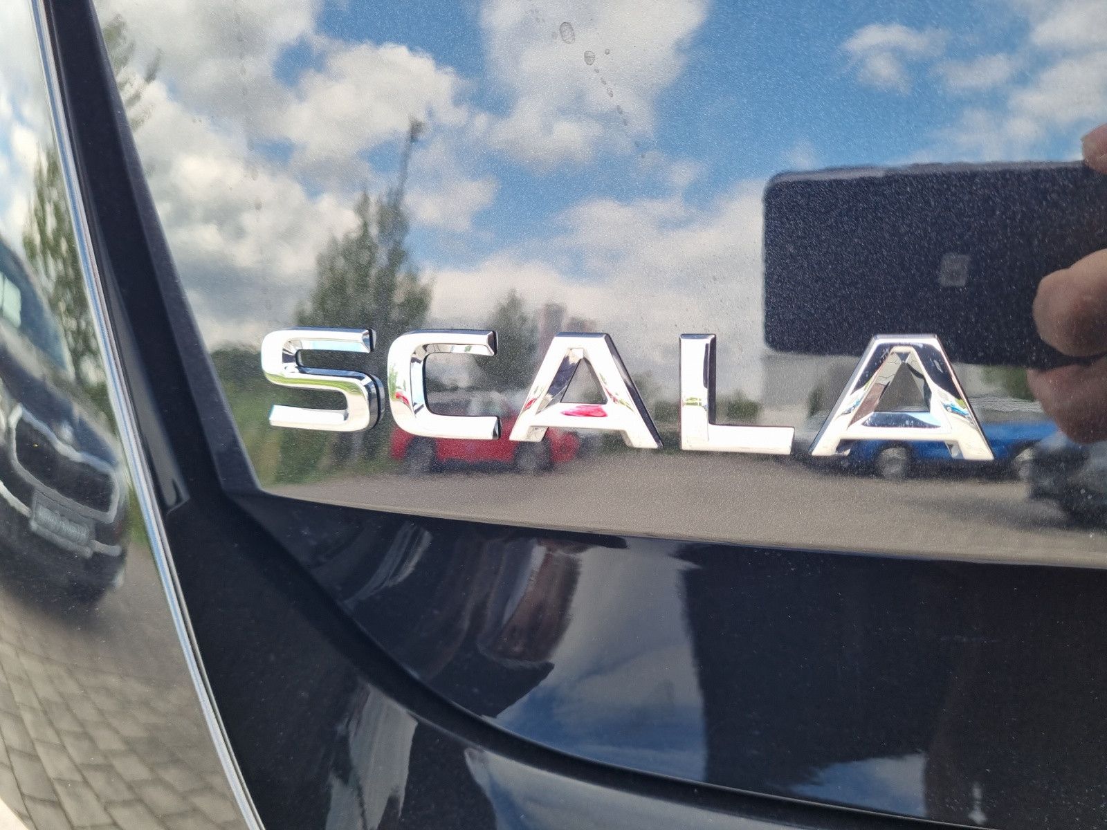 Fahrzeugabbildung SKODA Scala Tour 1,0 TSI 85KW/115PS Fahrassitenz+ Komf