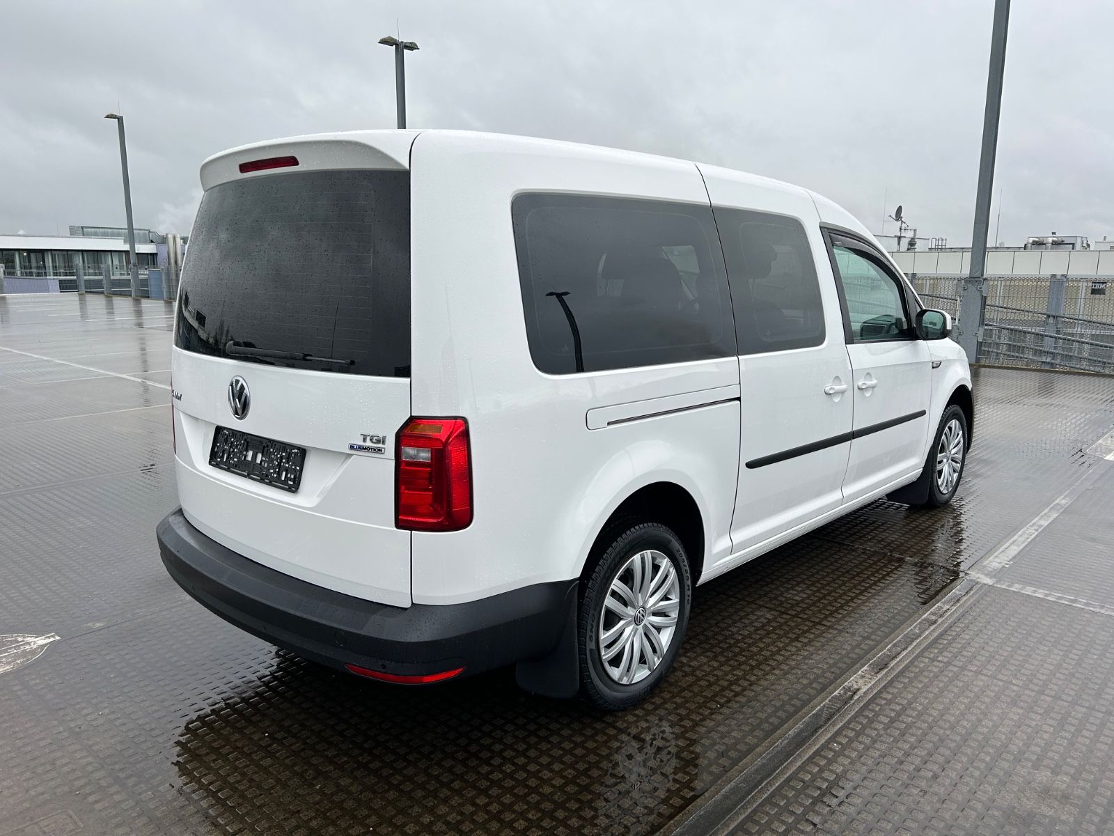 Volkswagen Caddy Maxi~CNG~NAVI foto 7