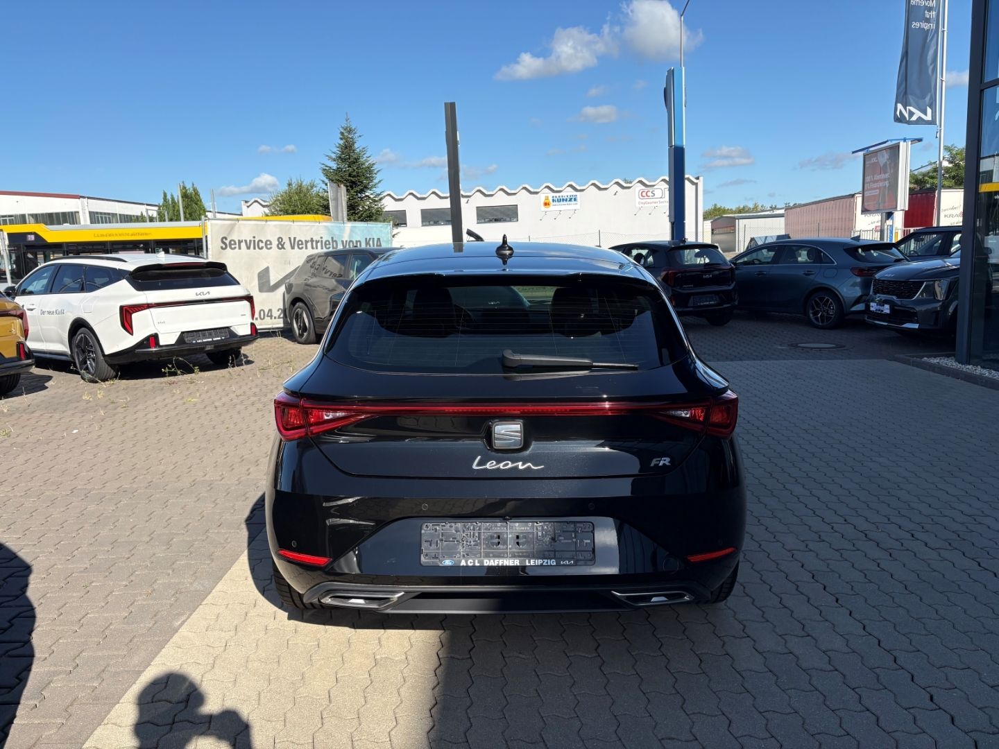 Fahrzeugabbildung SEAT Leon 1.5 FR Black Edition SpurhalteASS Kamera PD