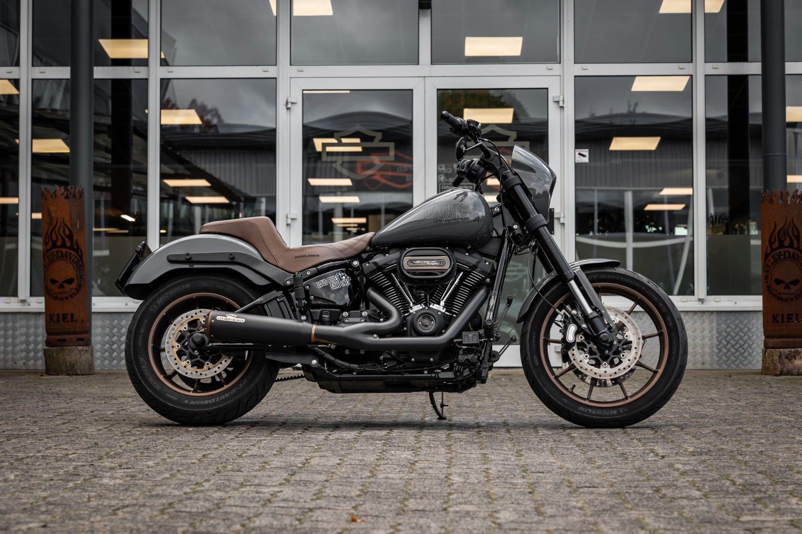 Fahrzeugabbildung Harley-Davidson FXLRS LOW RIDER S 117 CUI - JEKILL&HYDE -