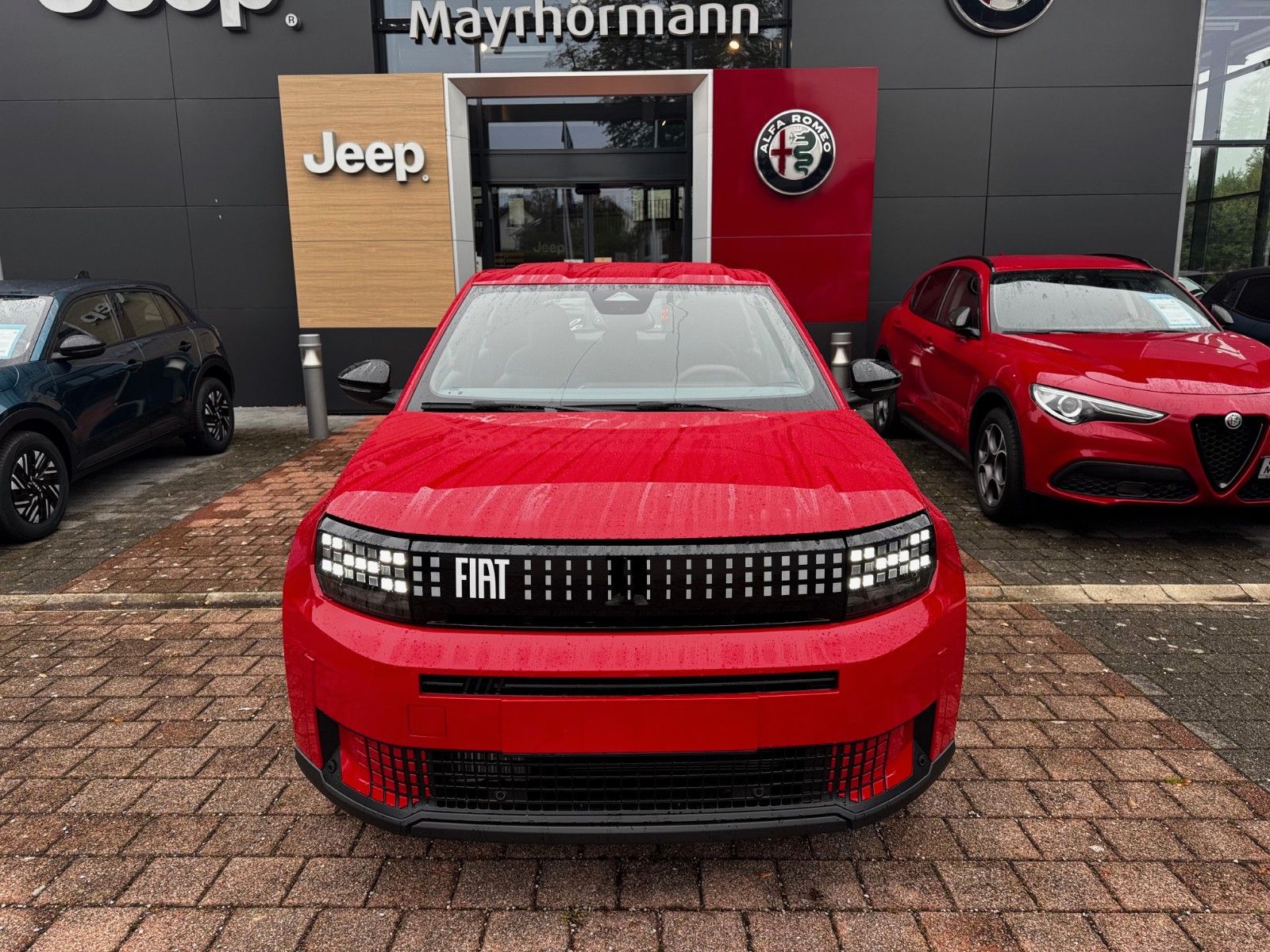 Fahrzeugabbildung Fiat Grande Panda Hybrid ICON 1.2 Navi Carplay Klima
