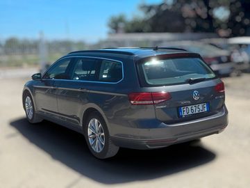 Volkswagen Passat - 4