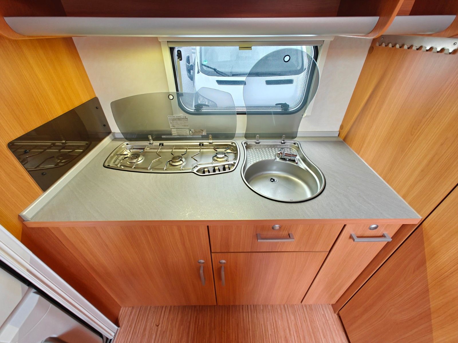 Fahrzeugabbildung Knaus Sport 400 LB - Doppelbett/Sitzgruppe, Superb -