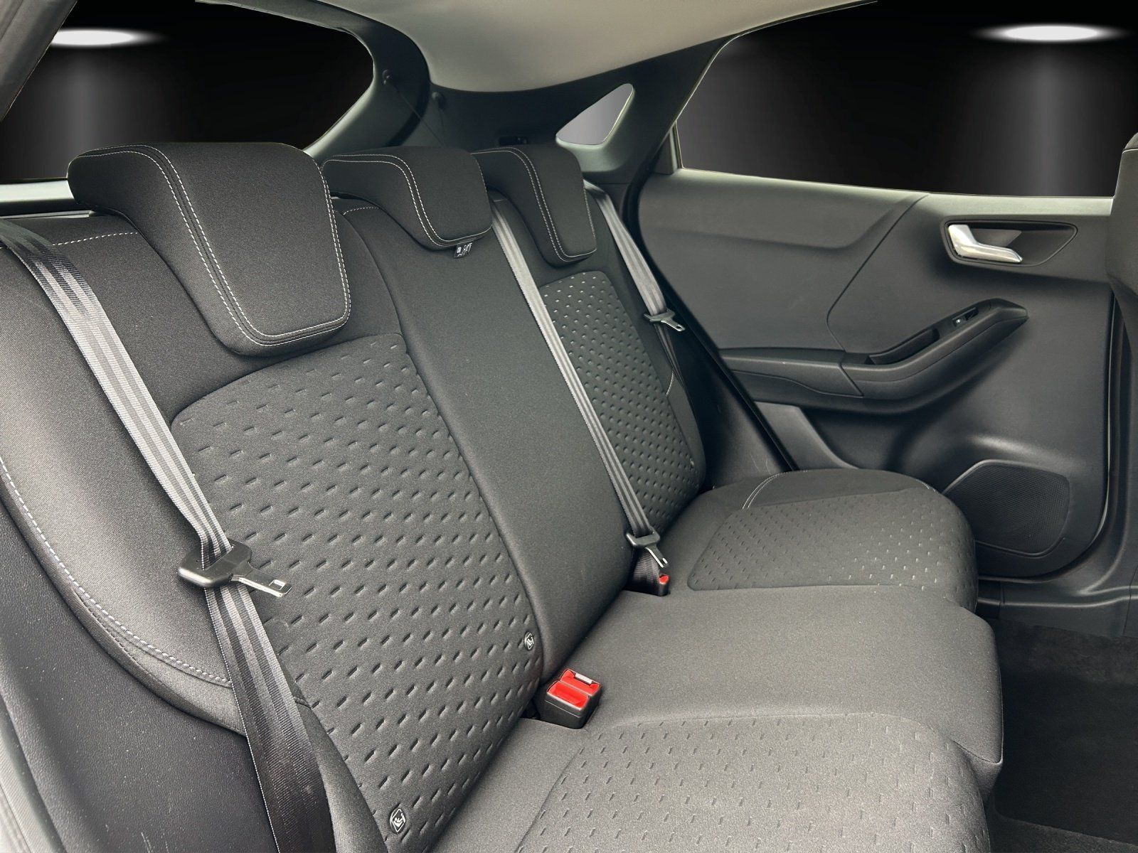 Fahrzeugabbildung Ford Puma 1.0 Titanium LED/ACC/KAMERA/NAVI/SHZ/