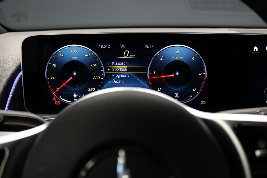 Mercedes-Benz GLB 180