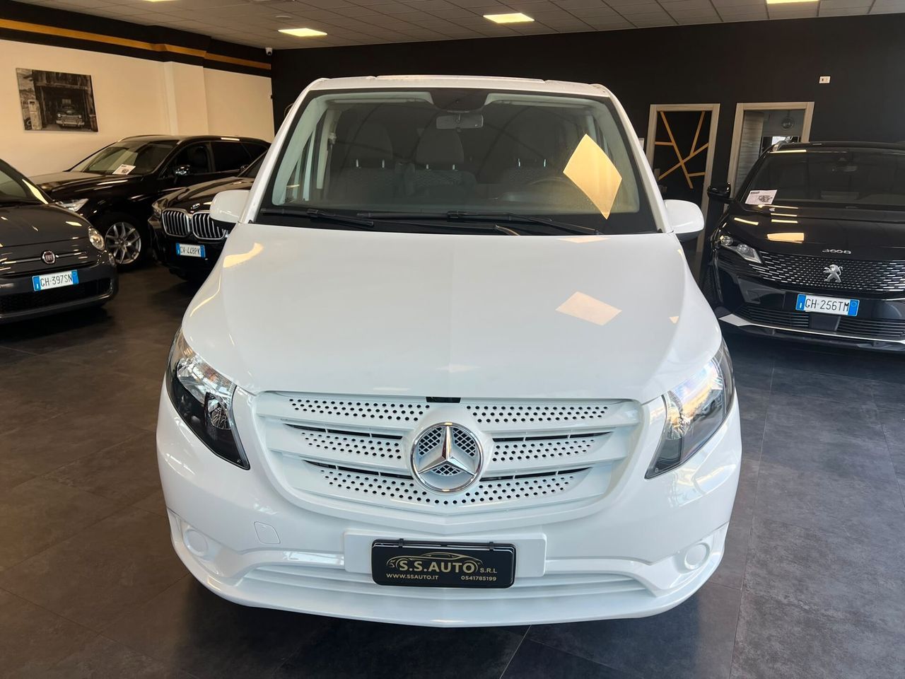 Mercedes-Benz Mercedes-benz Vito 2.0 114 CDI PC Tourer Base Co imagem 2