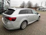 Toyota Avensis 2,0 D-4D, Touring Sports - Toyota Avensis mit Diesel-Antrieb: Kombi