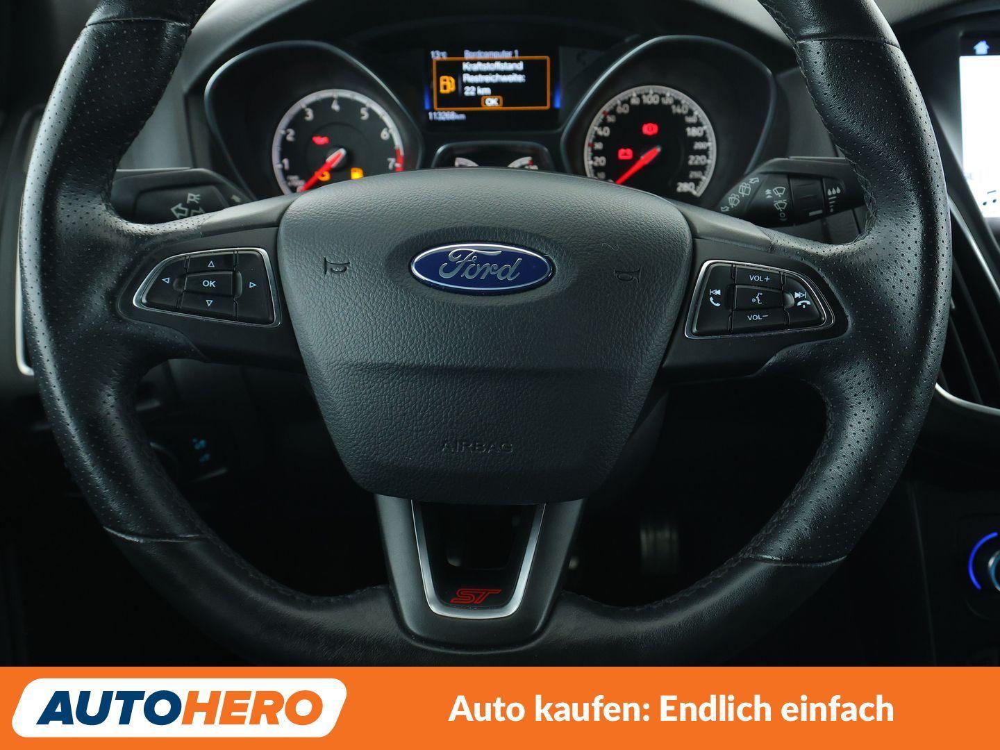 Ford Focus 2.0 EcoBoost ST*NAVI*XENON*TEMPO*CAM*PDC*