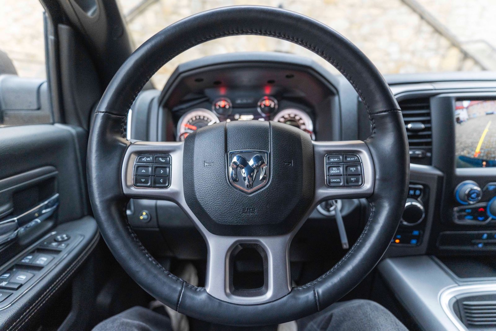 Fahrzeugabbildung Dodge RAM 1500 Classic 5,7L LPG AHK LED NAV KAM ALPINE