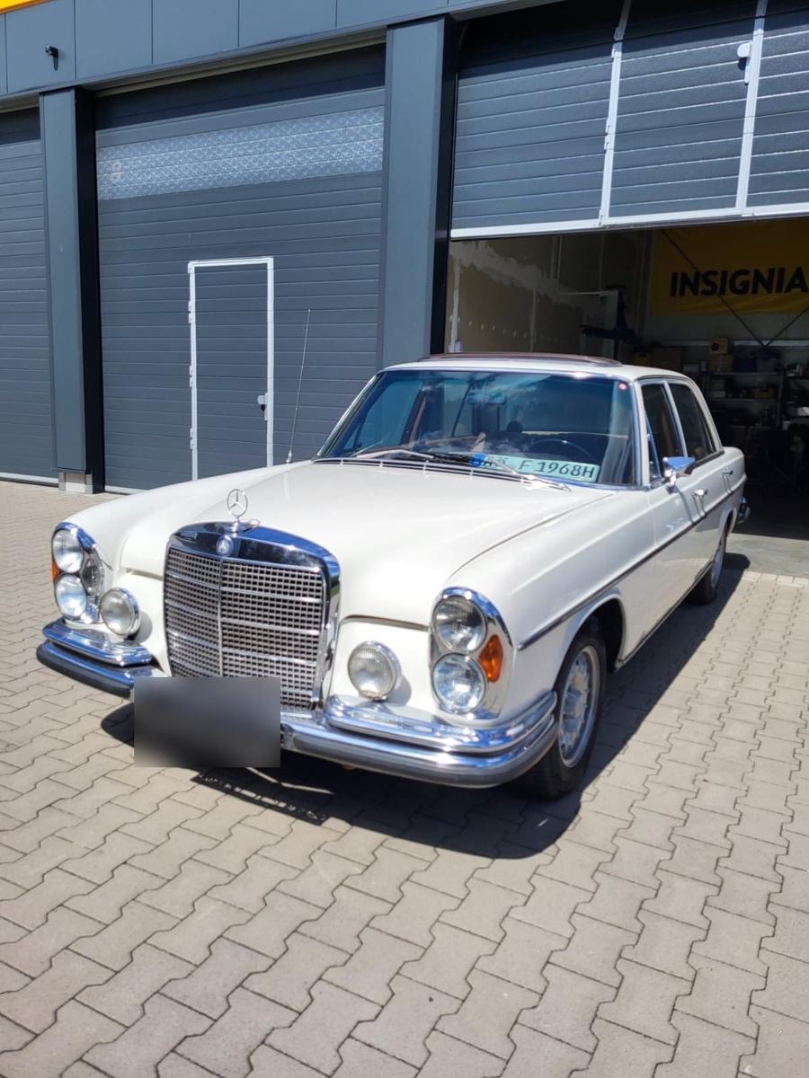 Mercedes-Benz 280