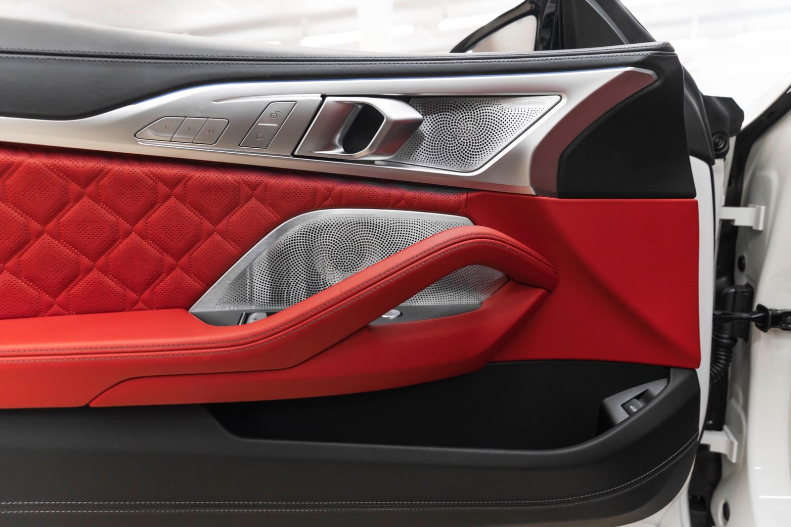 Fahrzeugabbildung BMW M8 Cabrio Competition LASER B&W ACC 3D SOFTCLOSE