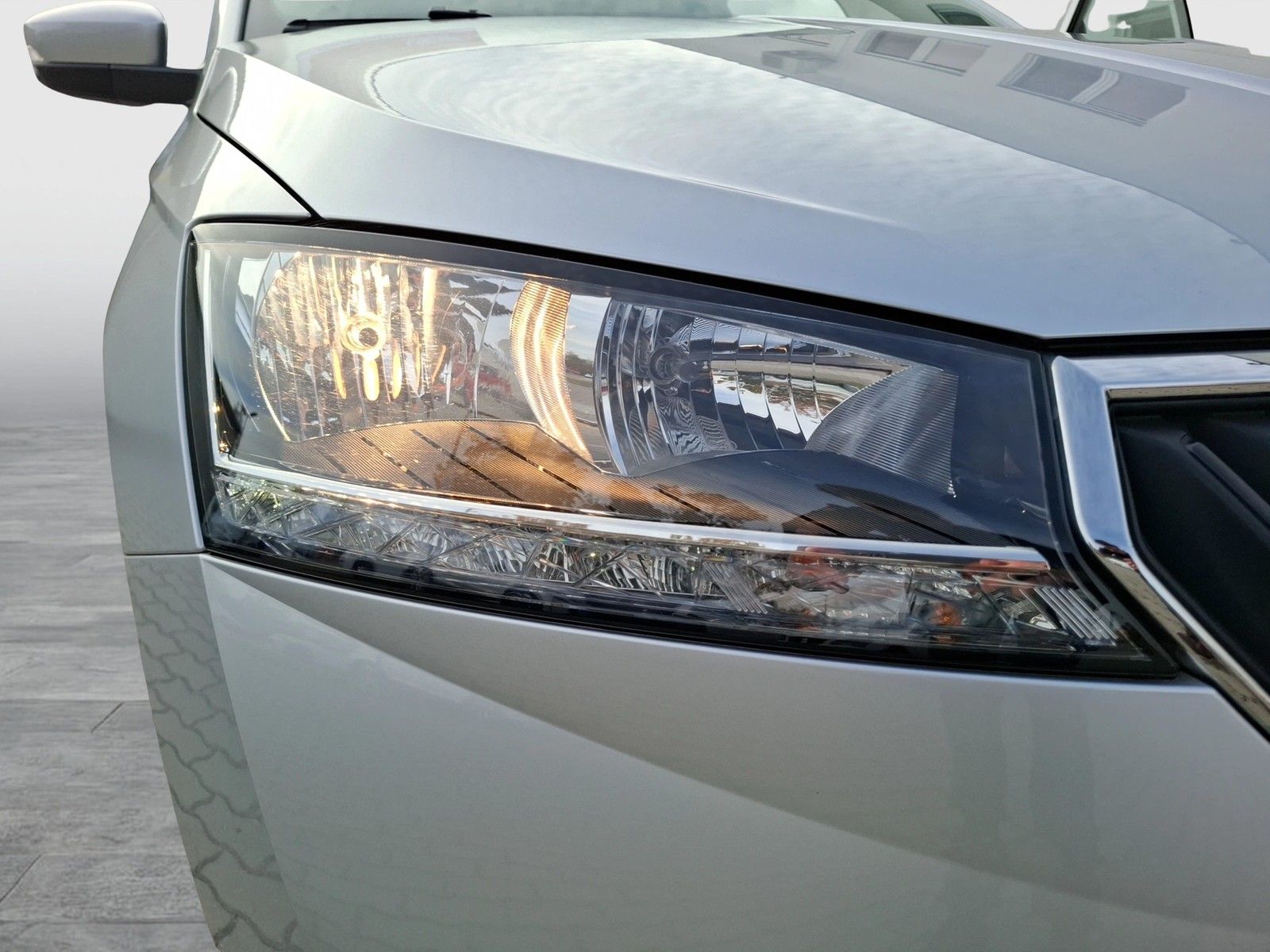 Fahrzeugabbildung SKODA Fabia 1.0 Cool-Plus Klima DAB PDC SH