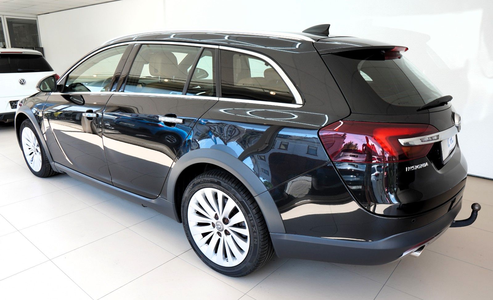 Fahrzeugabbildung Opel Insignia A Country Tourer 4x4 *Leder*Navi*Autom*